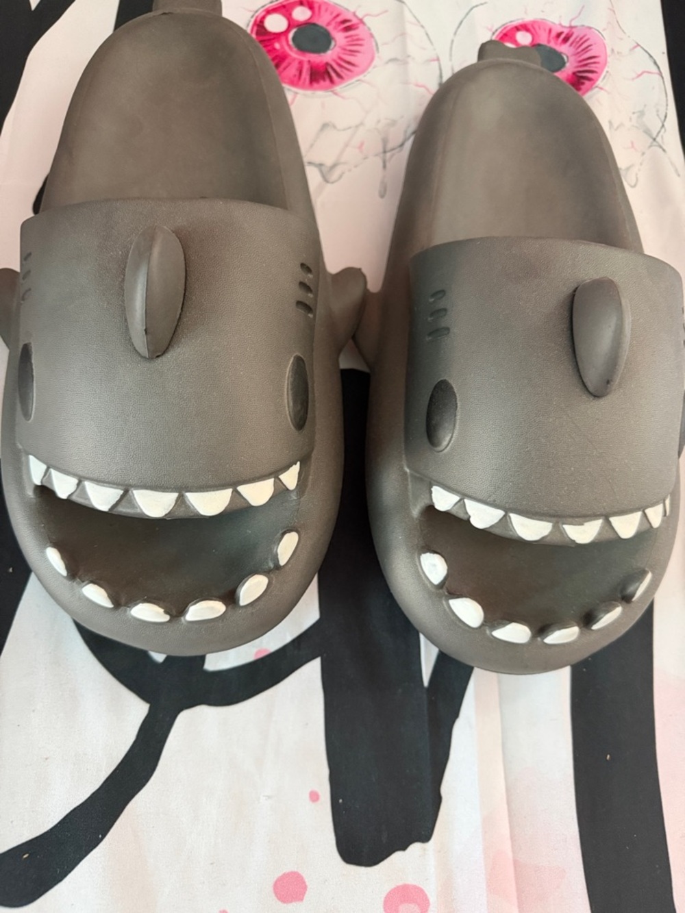Shark Slides Cloud Slippers men, Non-Slip (M 9.5-10/W 11-12) New